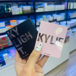 Phấn Bắt Sáng Highlighter KYLIE Pressed Illuminating Powder